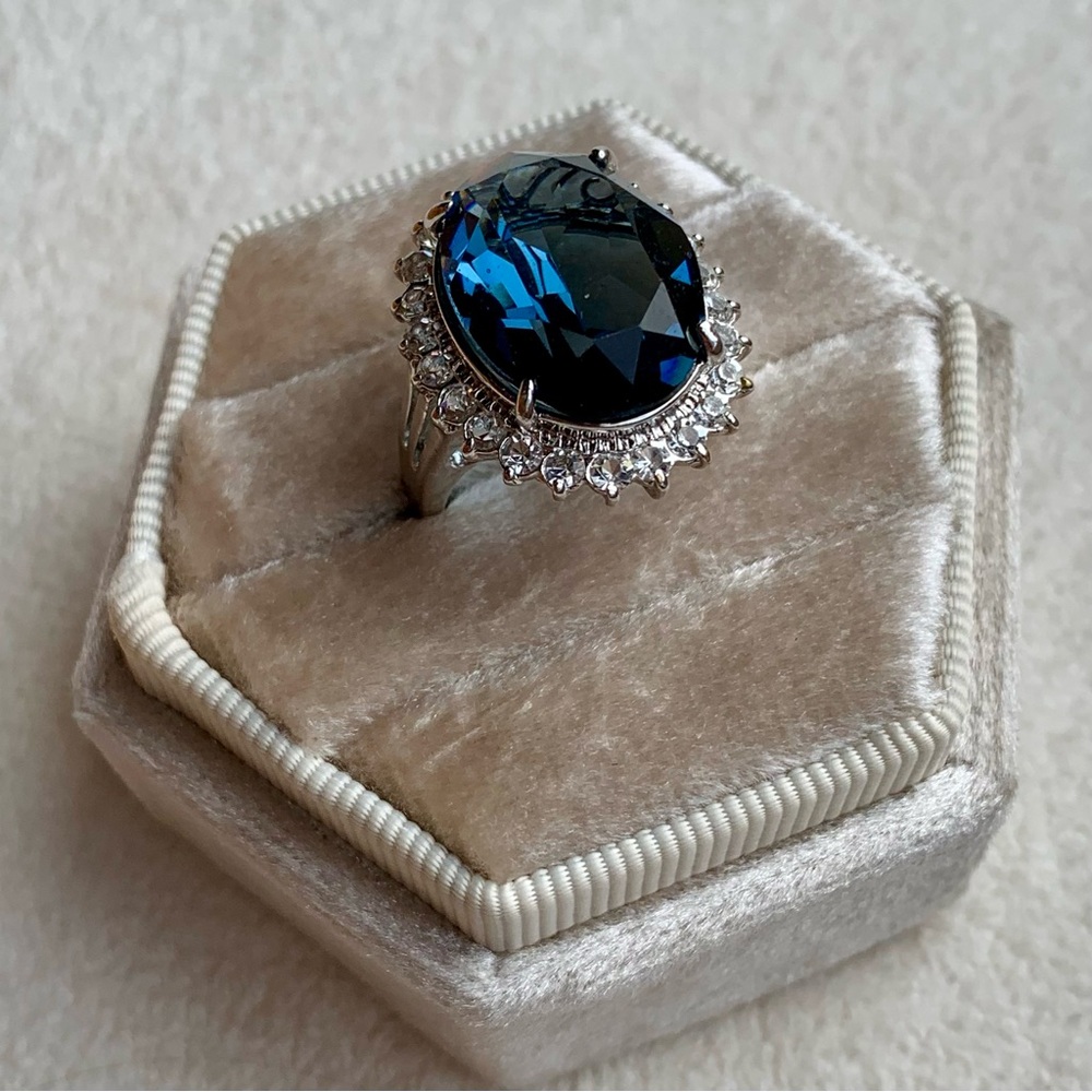 4.00 CT Genuine Sapphire Diamond Halo Crown Ring - Picture 5 of 14